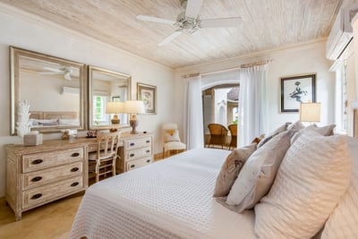 Luxury Villa Photo #13