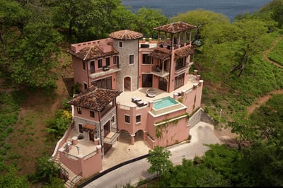 Luxury Villa Photo #3