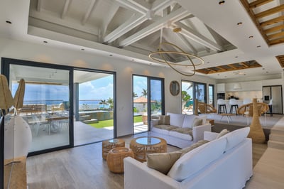 Luxury Villa Photo #16