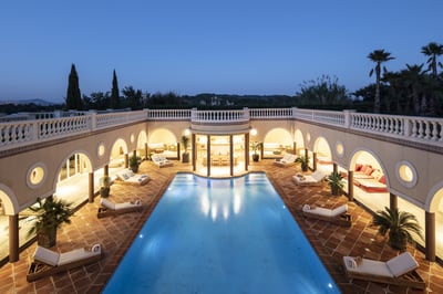 Luxury Villa Photo #4
