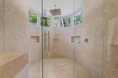 Luxury Villa Photo #38