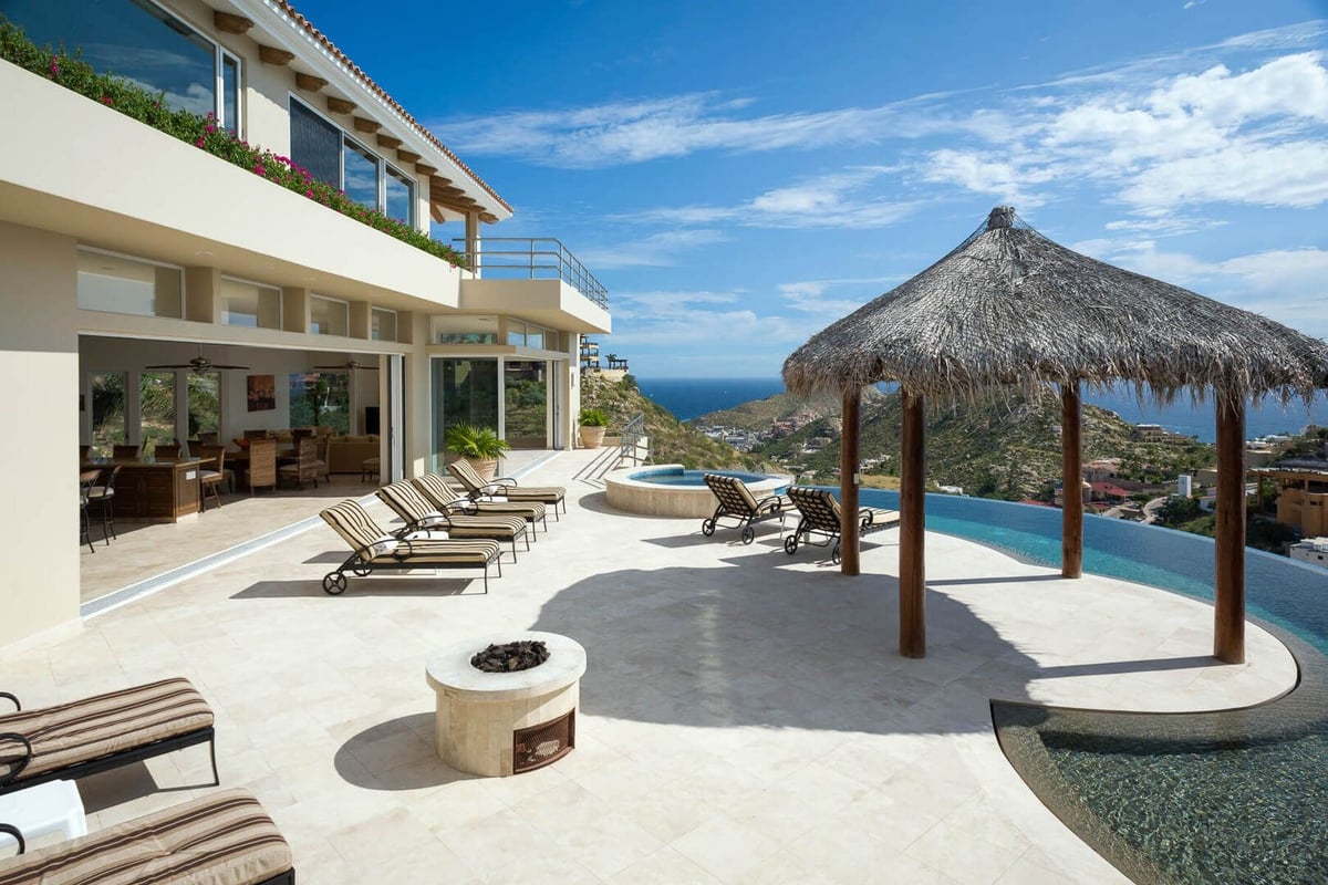Everything you need to have the perfect Cabo vacation can be found at Villa del Mar! - Image 1