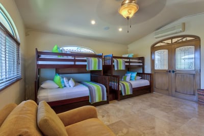 Luxury Villa Photo #35