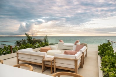Luxury Villa Photo #13