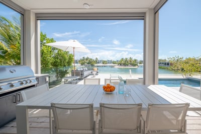 Luxury Villa Photo #13