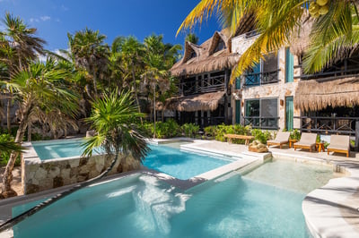 Luxury Villa Photo #5