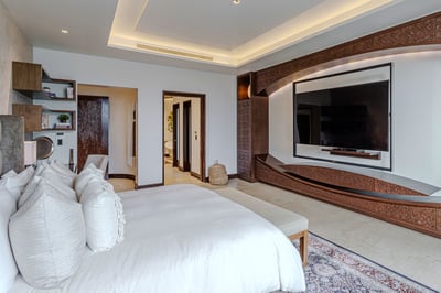 Luxury Villa Photo #31