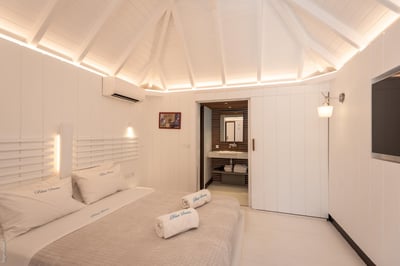 Luxury Villa Photo #43