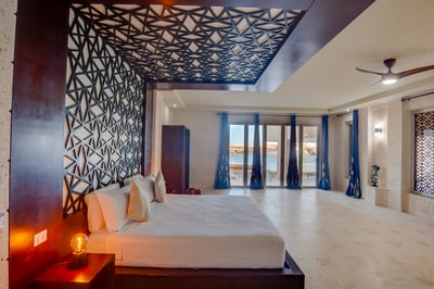 Luxury Villa Photo #43