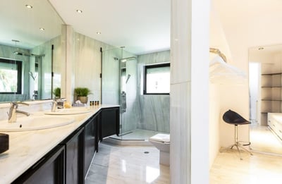 Luxury Villa Photo #22