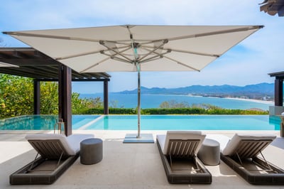 Luxury Villa Photo #4