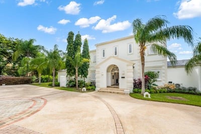 Luxury Villa Photo #18