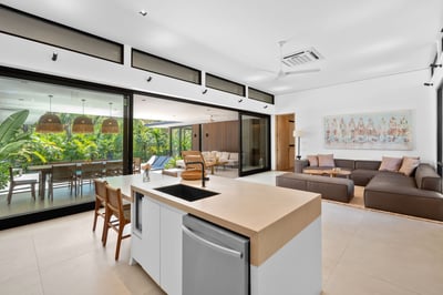 Luxury Villa Photo #18