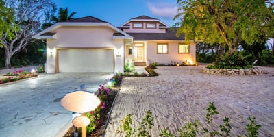 Luxury Villa Photo #3