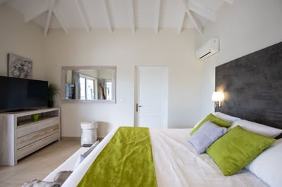 Luxury Villa Photo #25