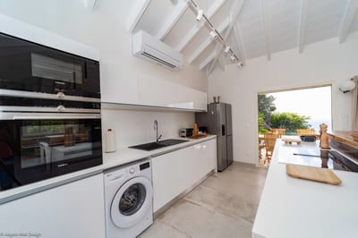 Kitchen & Dining Area