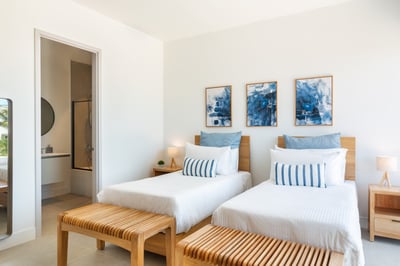 Luxury Villa Photo #12