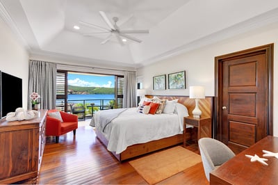 Luxury Villa Photo #18