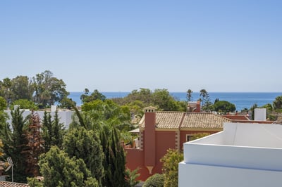 Luxury Villa Photo #23