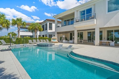 Luxury Villa Photo #7