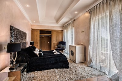 Luxury Villa Photo #33