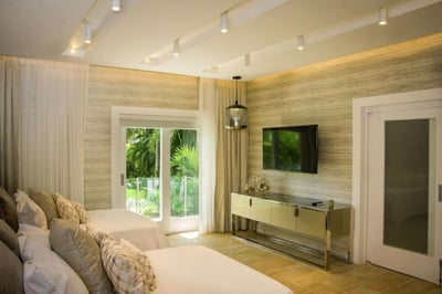 Luxury Villa Photo #18