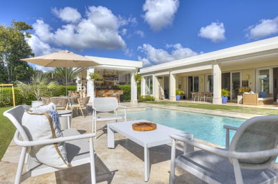 Hacienda B21 — A Cozy Family Escape