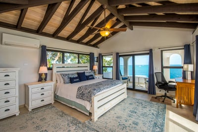 Luxury Villa Photo #7