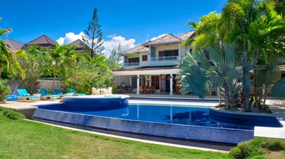 Luxury Villa Photo #6