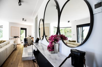 Luxury Villa Photo #9