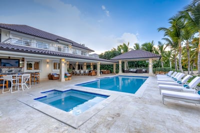 Luxury Villa Photo #6