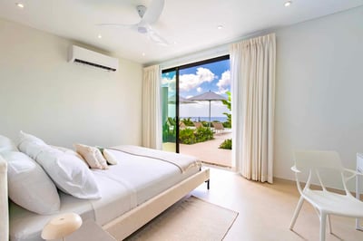 Luxury Villa Photo #33