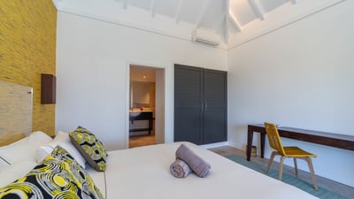 Luxury Villa Photo #17
