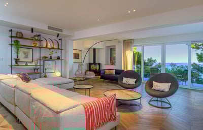 Luxury Villa Photo #30