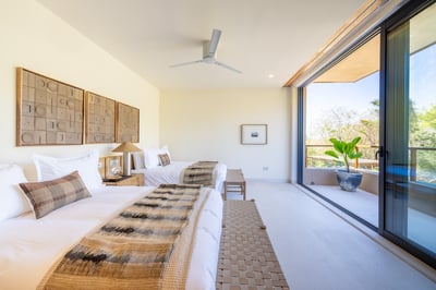 Luxury Villa Photo #22