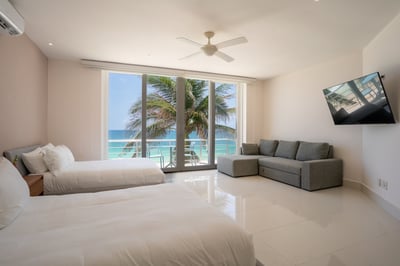 Luxury Villa Photo #27