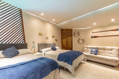 Luxury Villa Photo #26