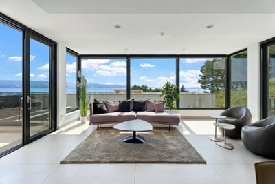 Luxury Villa Photo #17