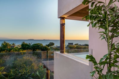 Luxury Villa Photo #3