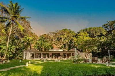 Luxury Villa Photo #3