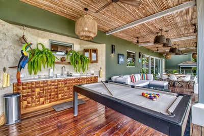 Luxury Villa Photo #18