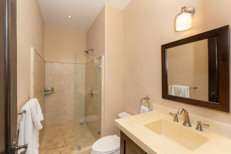 38 Avenida la Antigua