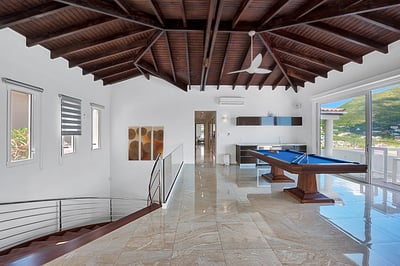 Luxury Villa Photo #24