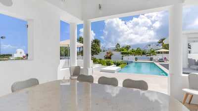 Luxury Villa Photo #16