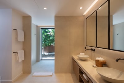 Luxury Villa Photo #16