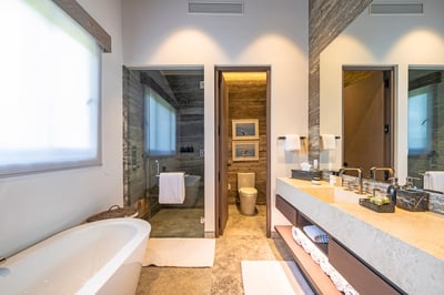 Luxury Villa Photo #23