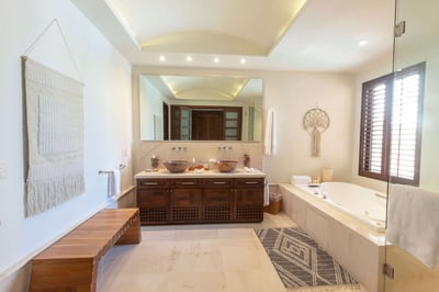 Luxury Villa Photo #23