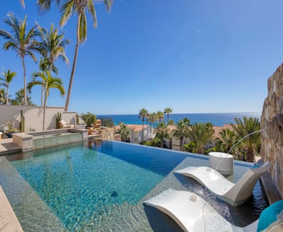 Luxury Villa Photo #7