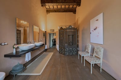 Luxury Villa Photo #25