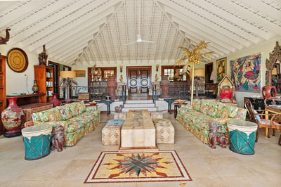 Luxury Villa Photo #18